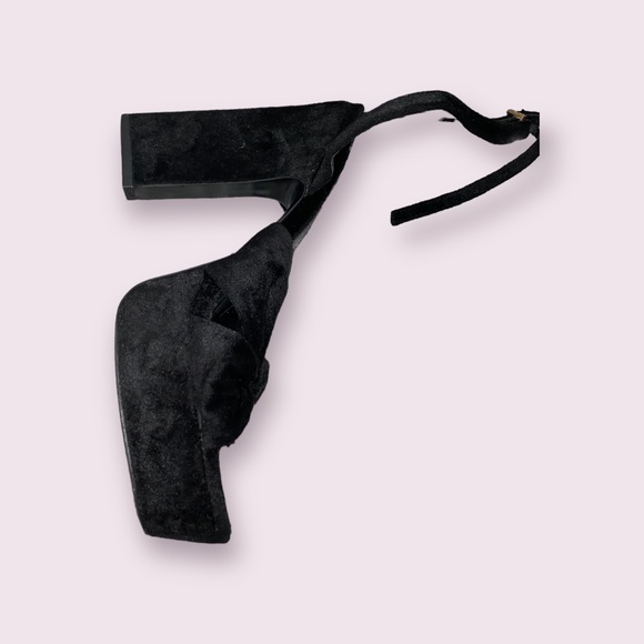 black bow heels - Picture 3 of 3